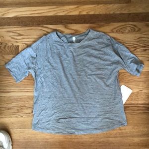 Lululemon gray shirt